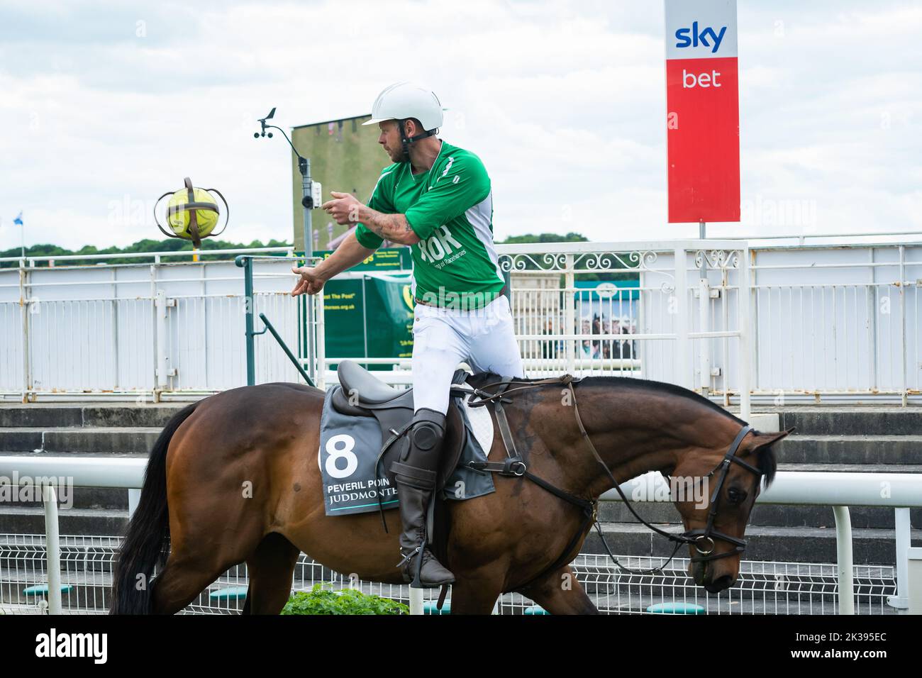 Scene del secondo giorno del Tribute Weekend dell'ippodromo di York, domenica 22nd maggio 2022, con la Sky Bet Sunday Series Foto Stock