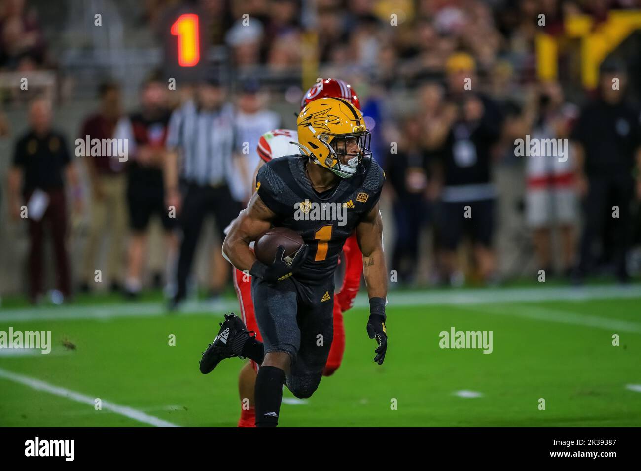 Dopo il lancio del capo allenatore, Herm Edwards, ASU ha cercato di far fronte alla perdita di sorpresa della scorsa settimana per il Michigan orientale guadagnare ad interim testa allenatore Shaun Foto Stock