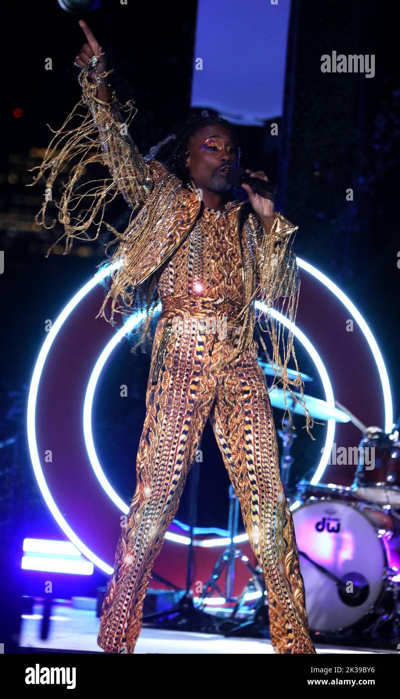 24 settembre 2022, New York City, New York, USA: Il cantante BILLY PORTER suona durante il 2022° Global Citizen Festival che si tiene sul Great Lawn di Central Park. (Credit Image: © Nancy Kaszerman/ZUMA Press Wire) Foto Stock