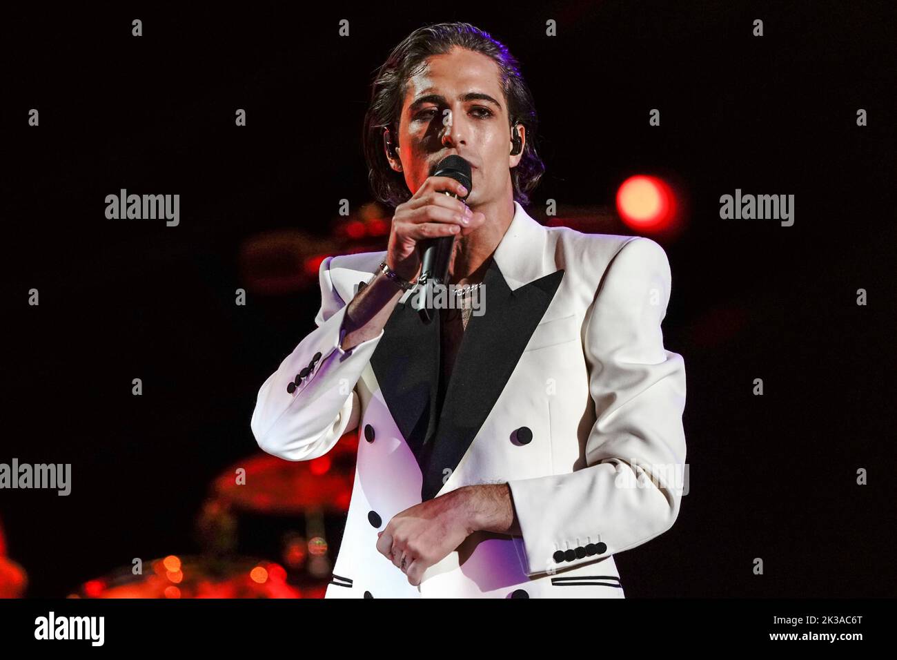 New York, NY 24 settembre 2022 Damiano David di Maneskin suona al