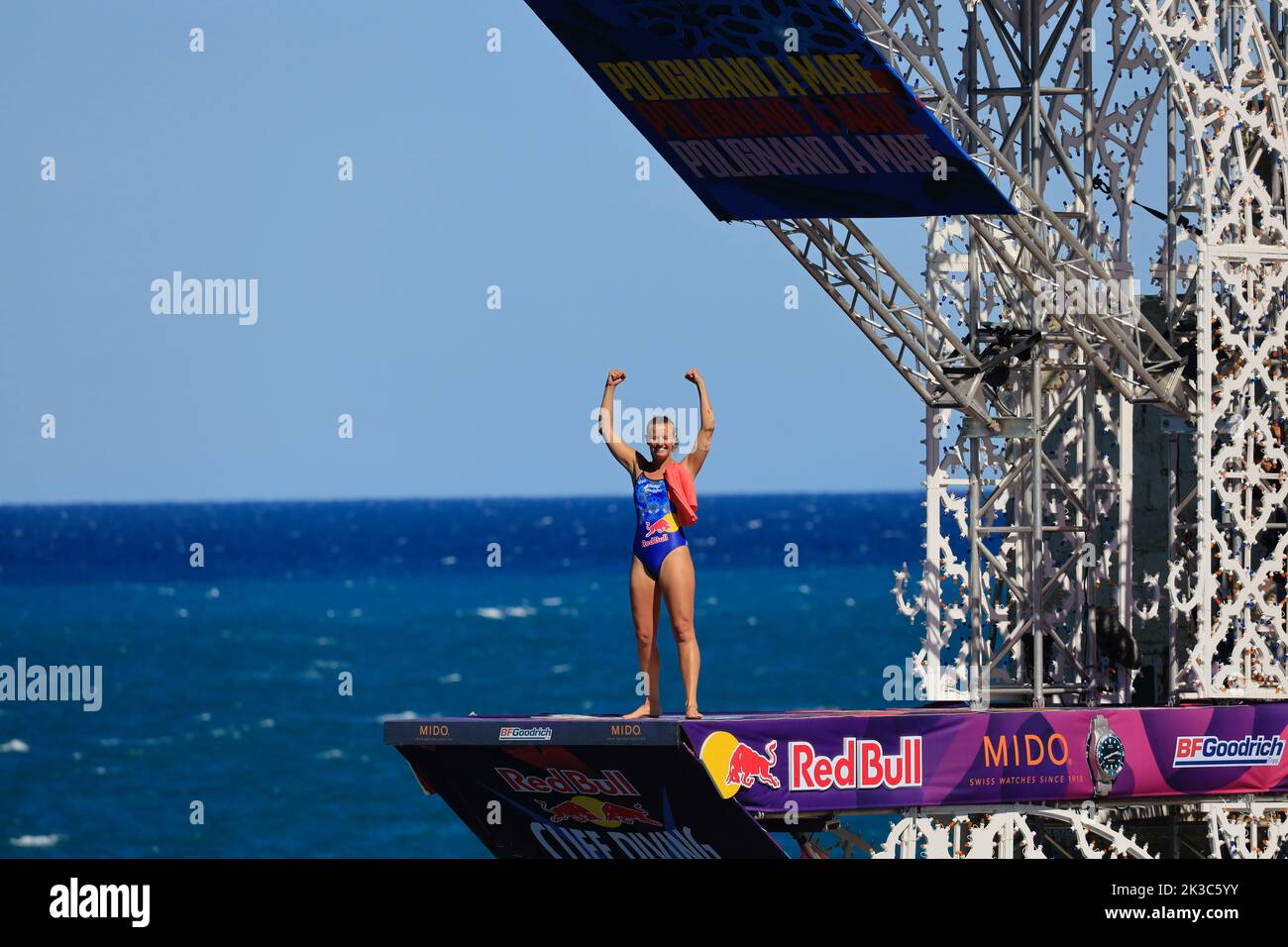 Polignano a Mare, 18 settembre 2022. Red Bull Cliff Diving, saltando prima del quarto e ultimo round della competizione di quest'anno. Foto Stock