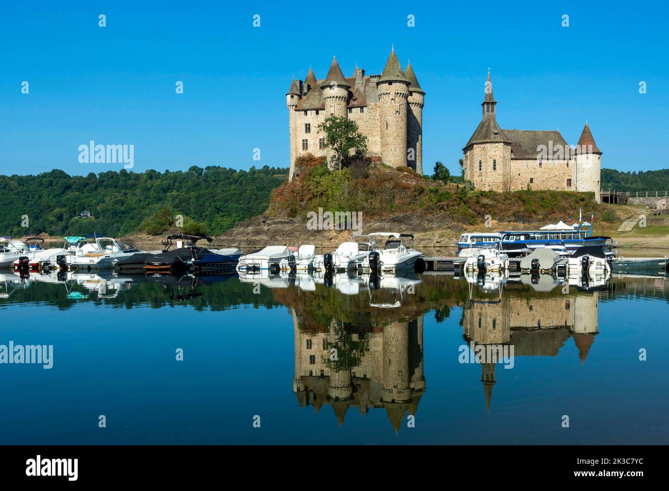 Lanobre. Il 13th ° secolo Chateau de Val è di proprietà della città di Bort les Orgues.Cantal dipartimento. Auvergne Rone Alpes. Francia Foto Stock