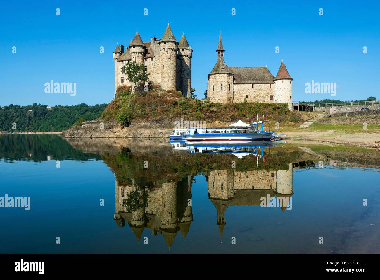 Lanobre. Il 13th ° secolo Chateau de Val è di proprietà della città di Bort les Orgues.Cantal dipartimento. Auvergne Rone Alpes. Francia Foto Stock