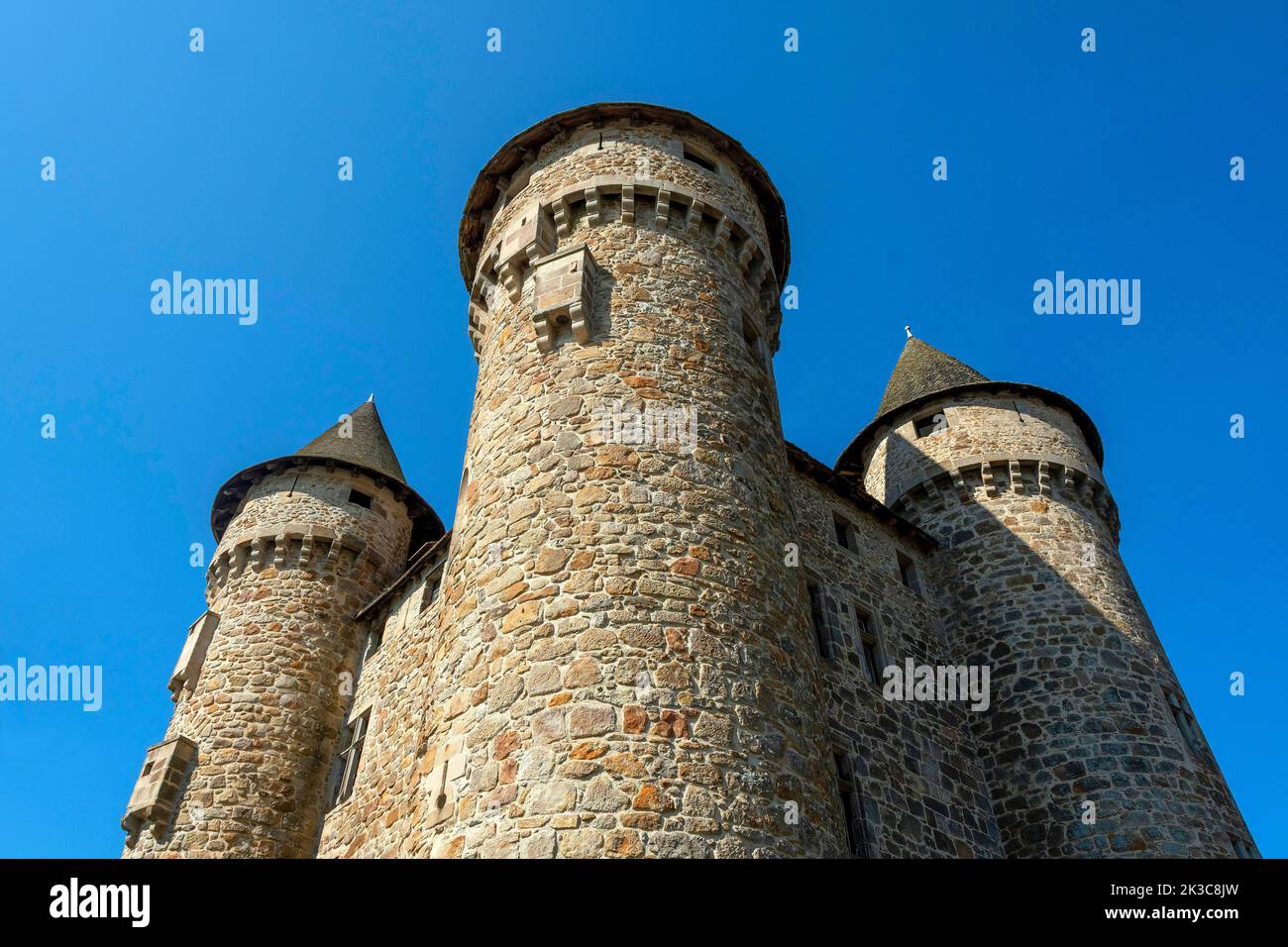 Lanobre. Il 13th ° secolo Chateau de Val è di proprietà della città di Bort les Orgues.Cantal dipartimento. Auvergne Rone Alpes. Francia Foto Stock