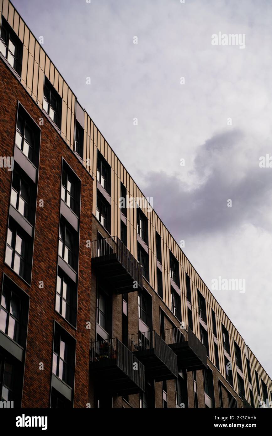 Vista generale lungo Avon Street, incluso Box Makers Yard a Bristol, Inghilterra, Regno Unito. Foto Stock