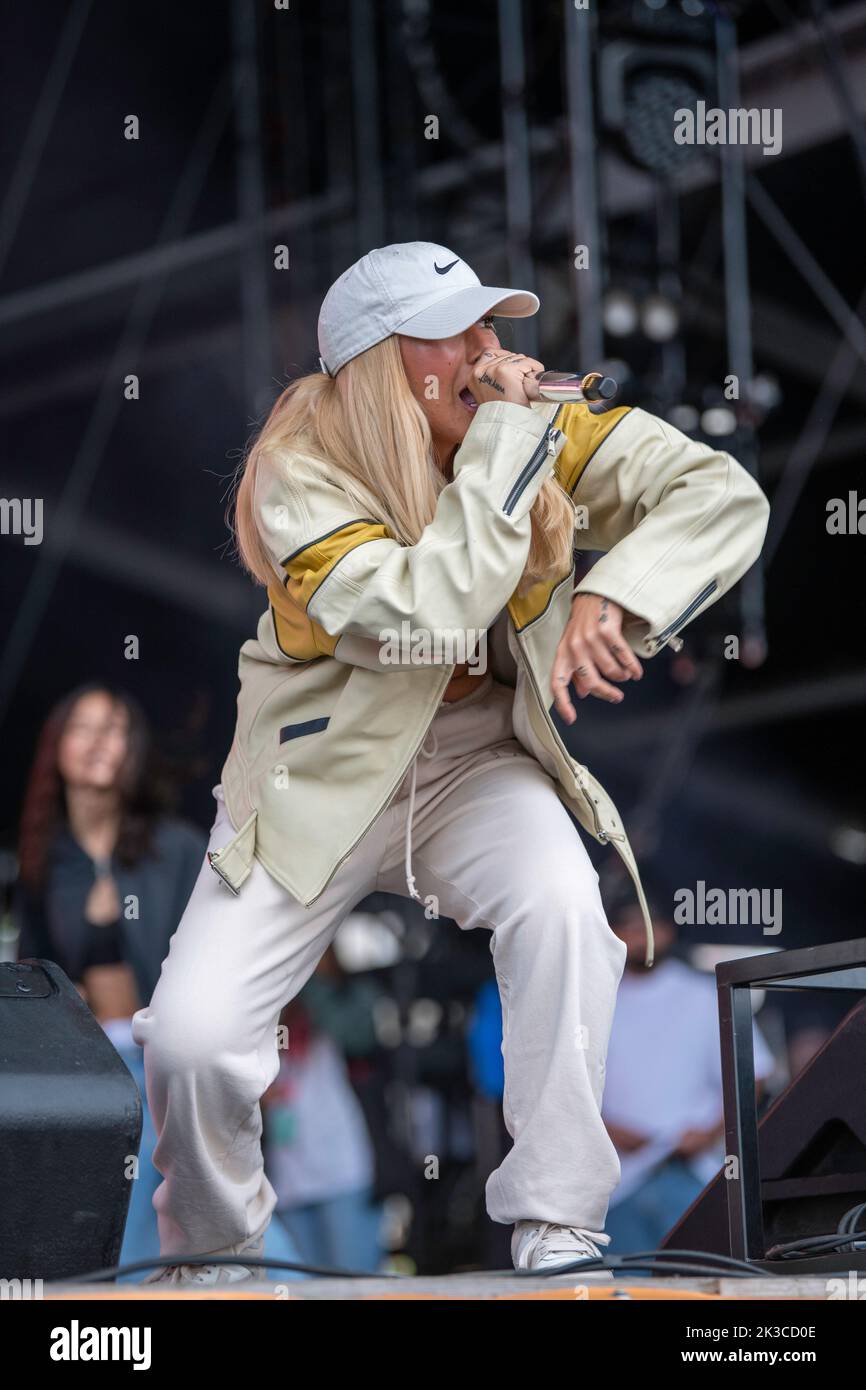 Il rapper svizzero Loredana si esibisce al festival di Lollapalooza a Berlino Foto Stock