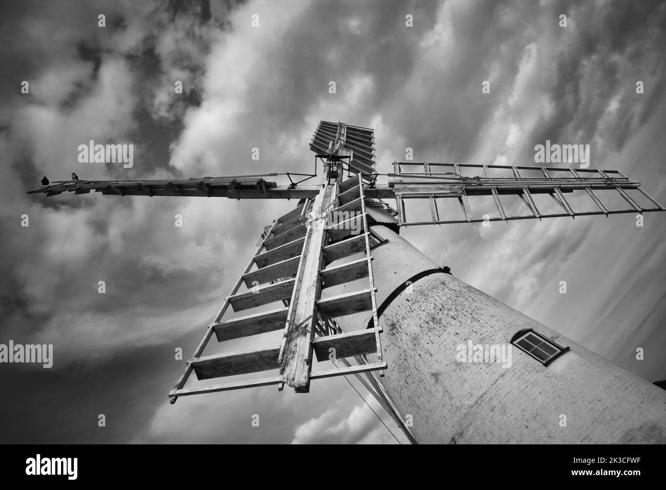 Thurne pompa mulino a vento nel Norfolk Broads sulla costa sud-orientale dell'Inghilterra Foto Stock