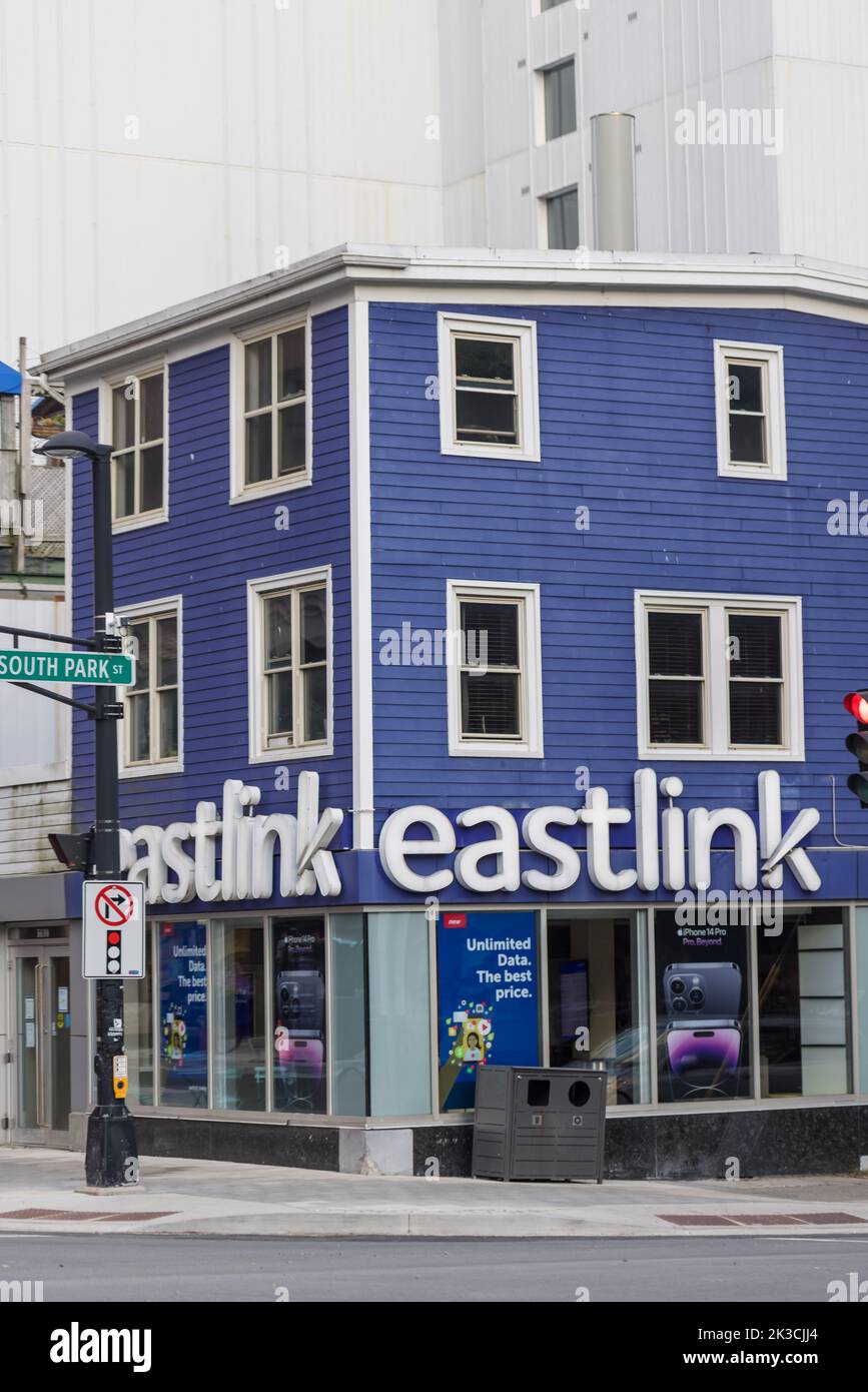 EASTLINK Banner presso l'Eastlink Landmark Store presso lo Spring Garden. Eastlink è il servizio mobile e le telecomunicazioni leader del settore. HALIFAX, NOVA SCOZIA - AGOSTO 2022. Foto Stock