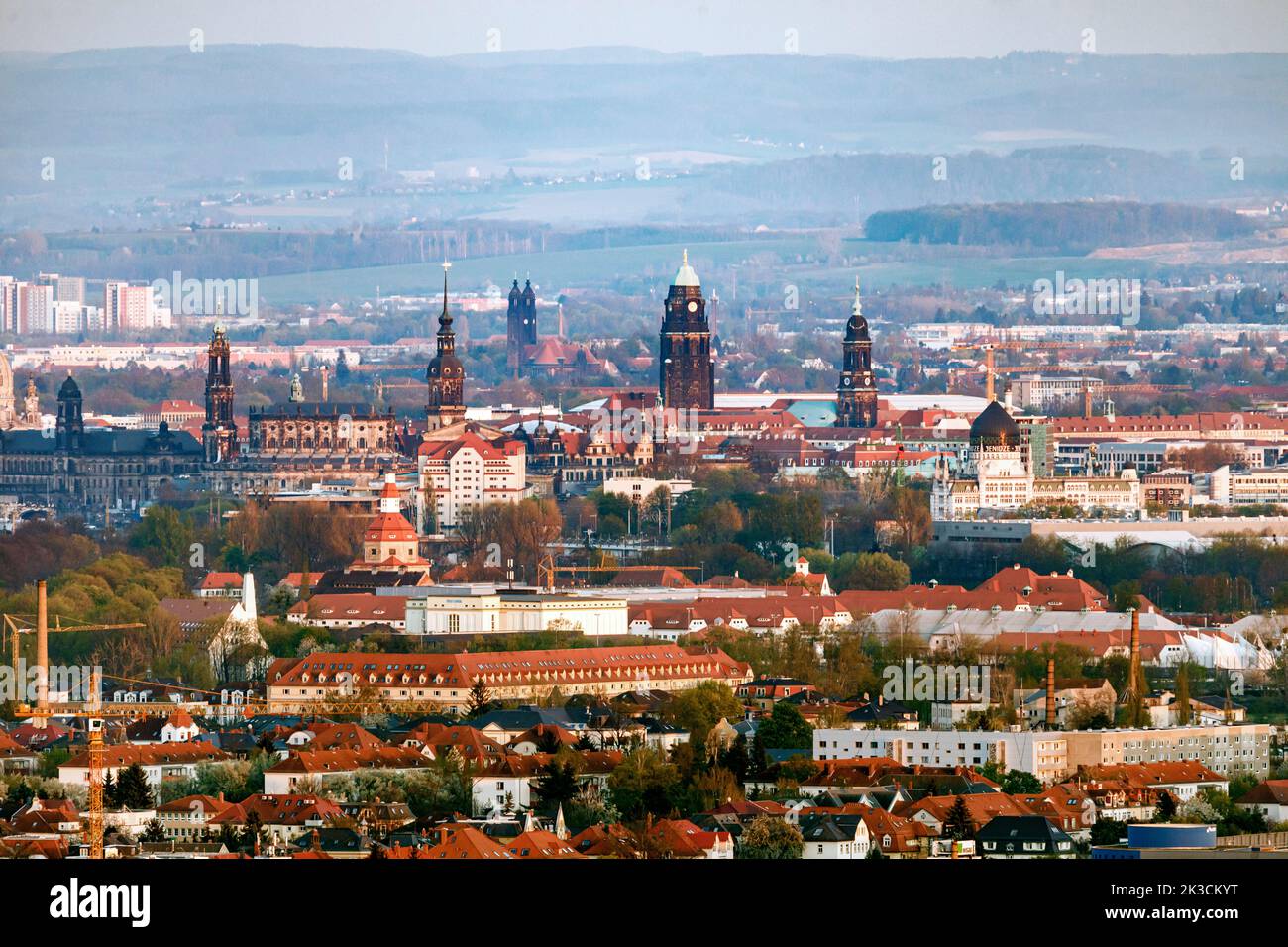 Blick in das Elbtal auf die Landeshauptstadt Dresda Foto Stock