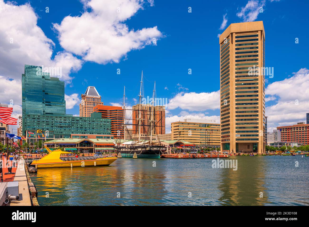 Baltimora, Maryland, USA Skyline sul Porto interno di giorno. Foto Stock