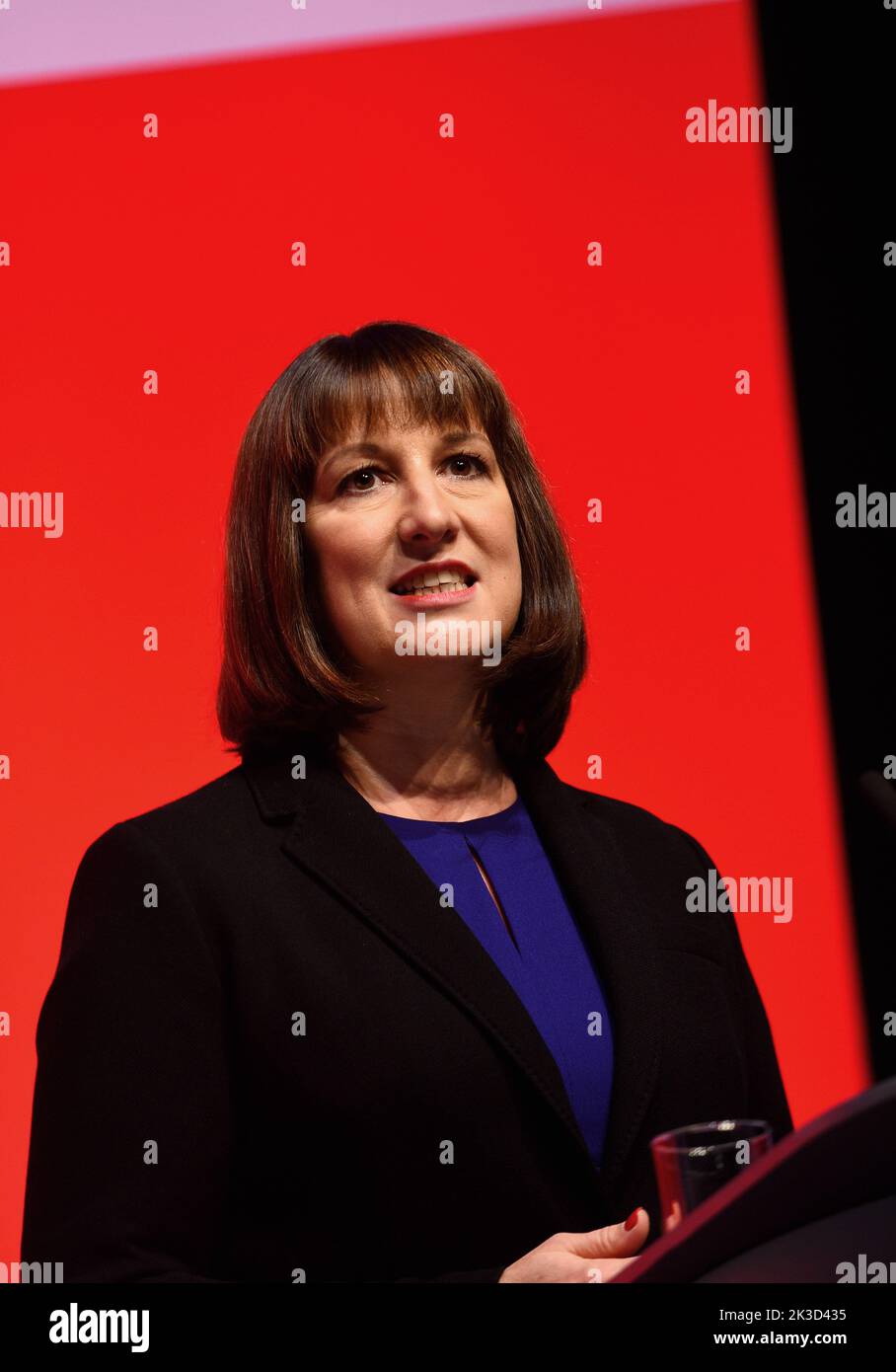 Liverpool, Regno Unito. 24th Set, 2022. Rachel Reeves, cancelliere ombra dello scacchiere del partito LABour che parla alla Conferenza sul lavoro di Liverpool. 2022 Credit: Della Batchelor/Alamy Live News Foto Stock