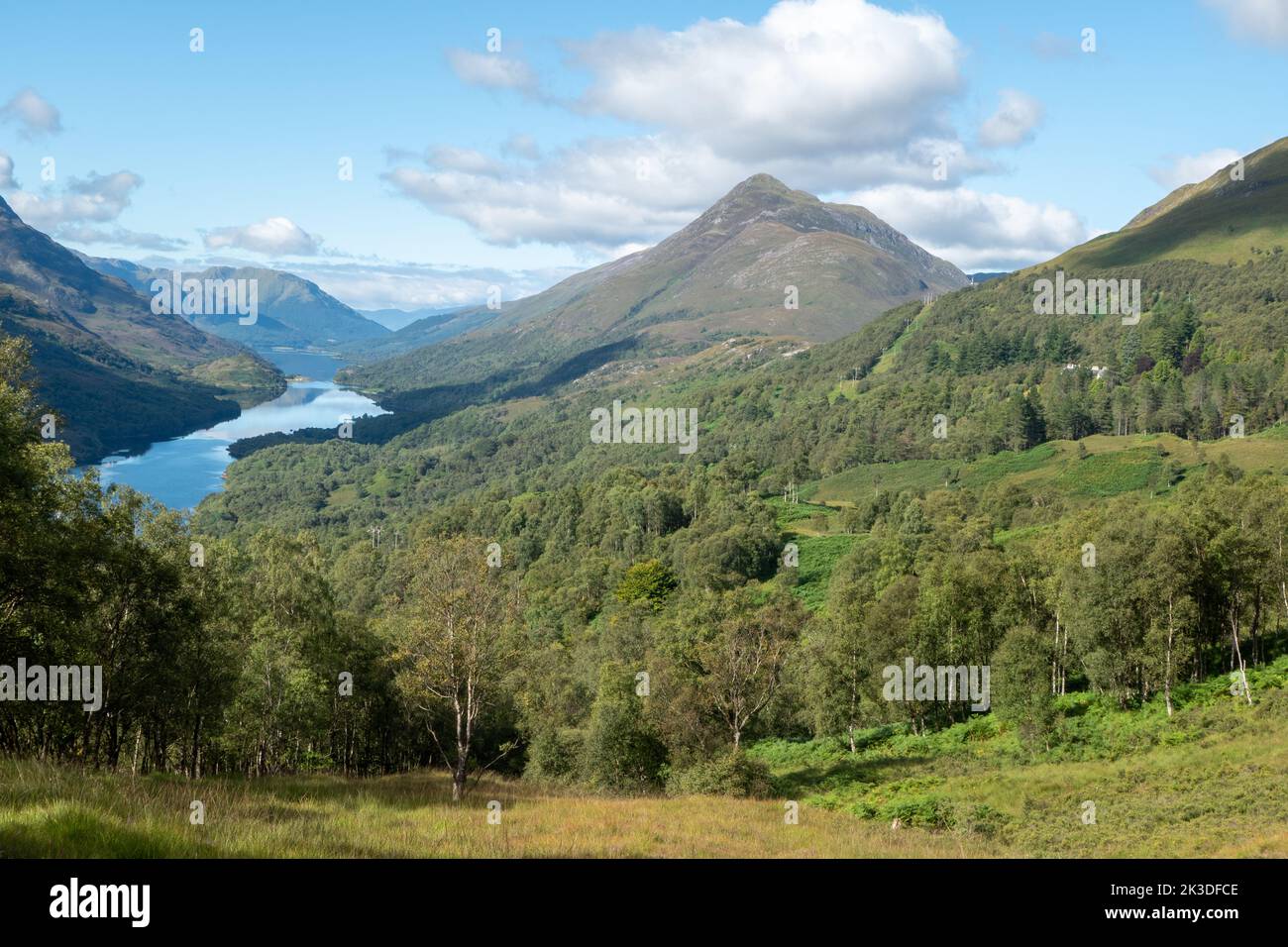 Vista a Loch Leven vicino a Kinlochleven negli altopiani della scozia Foto Stock