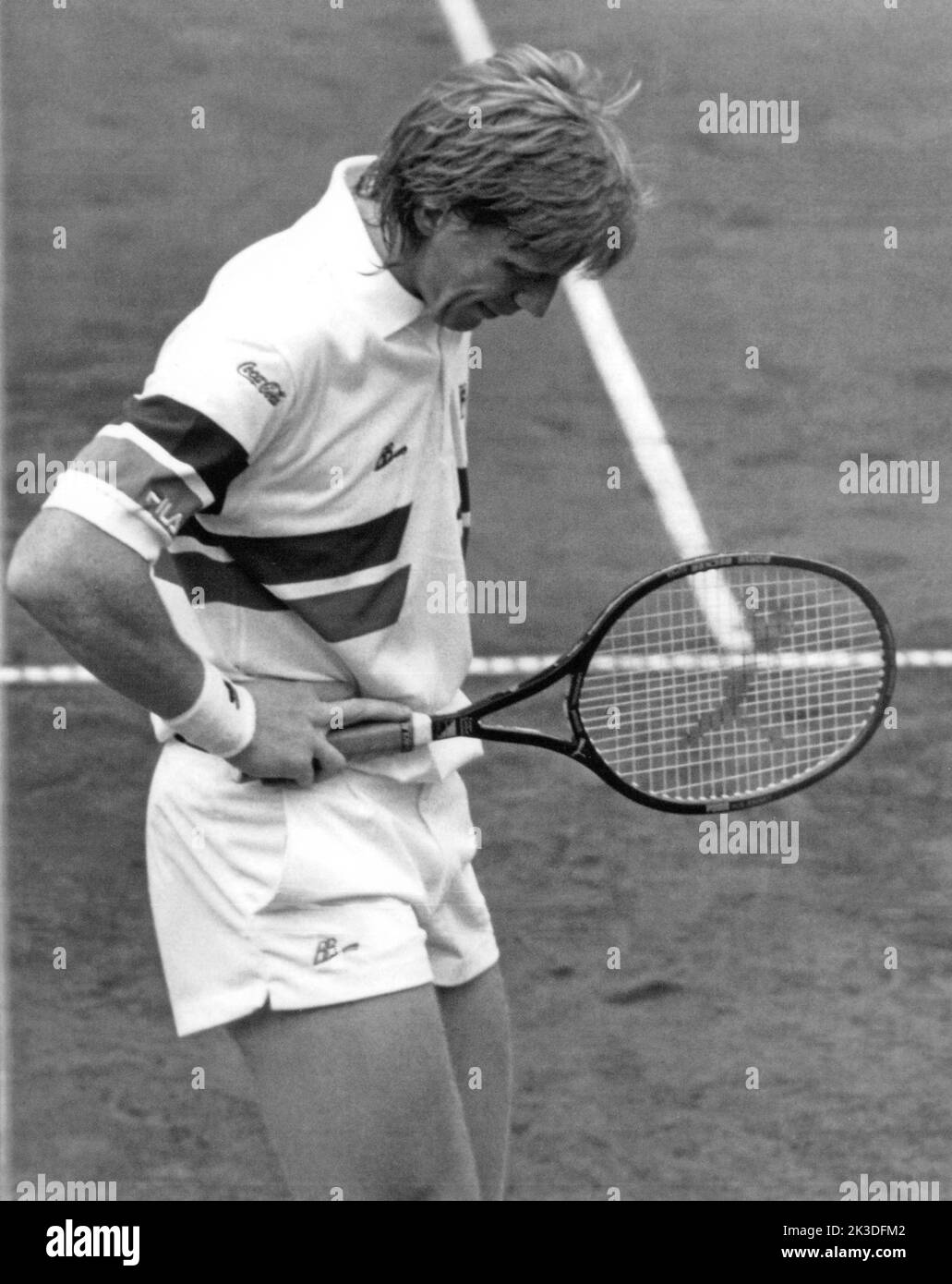 Tennisspieler Boris Becker ärgert sich in einem Spiel, Ende 1980er Jahre - Fotobuch Band 1 von 2012: PROmi- Porträts fotografiert von Hartwig 'Valdi' Valdmanis Foto Stock