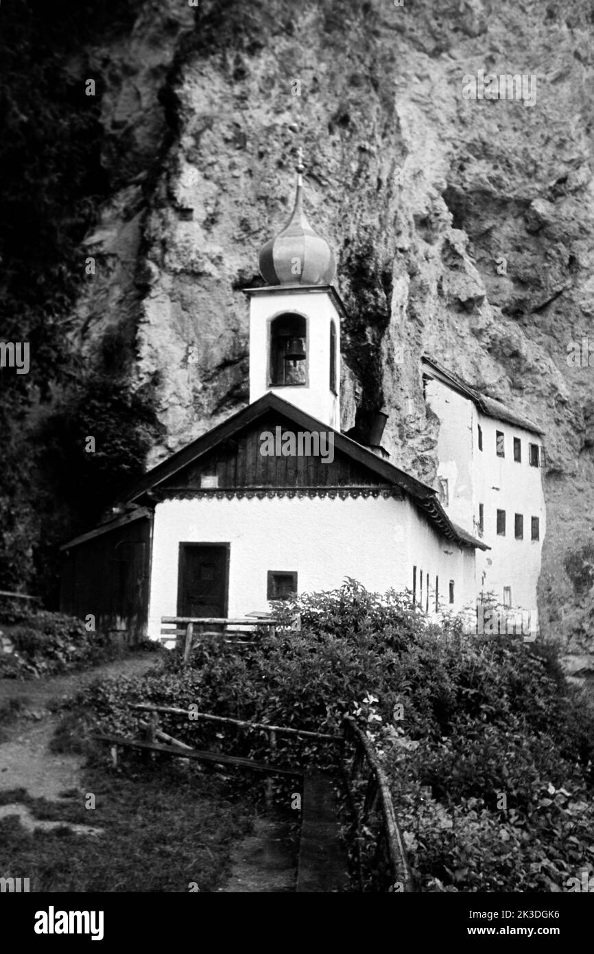 Bei der Einsiedelei am Palfen nähe Saalfelden, Salzburger Land, 1960. All'eremo di Palfen vicino Saalfelden, regione di Salisburgo, 1960. Foto Stock