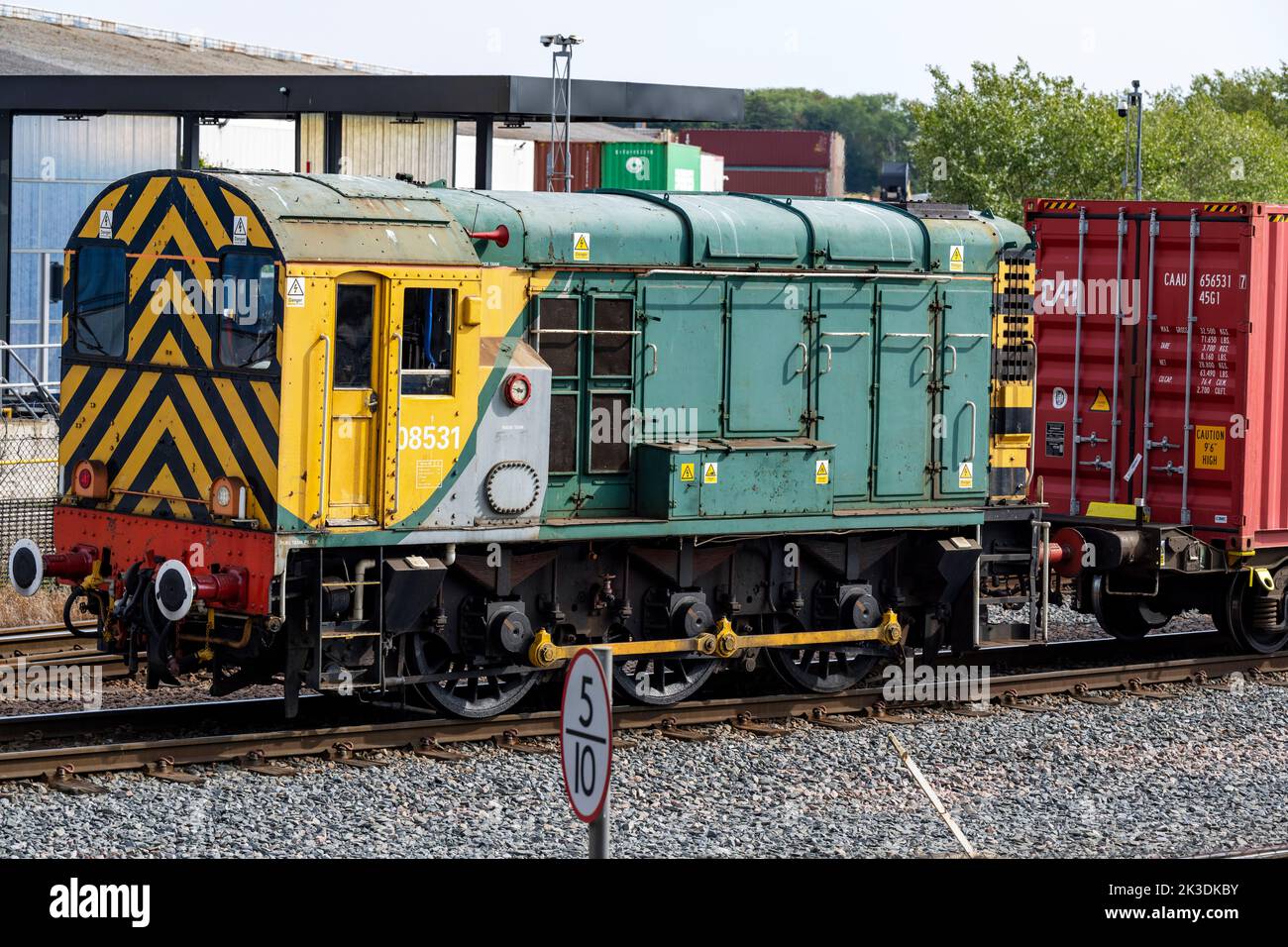 Porto shunter diesel di classe 08 di Felixstowe Suffolk UK Foto Stock