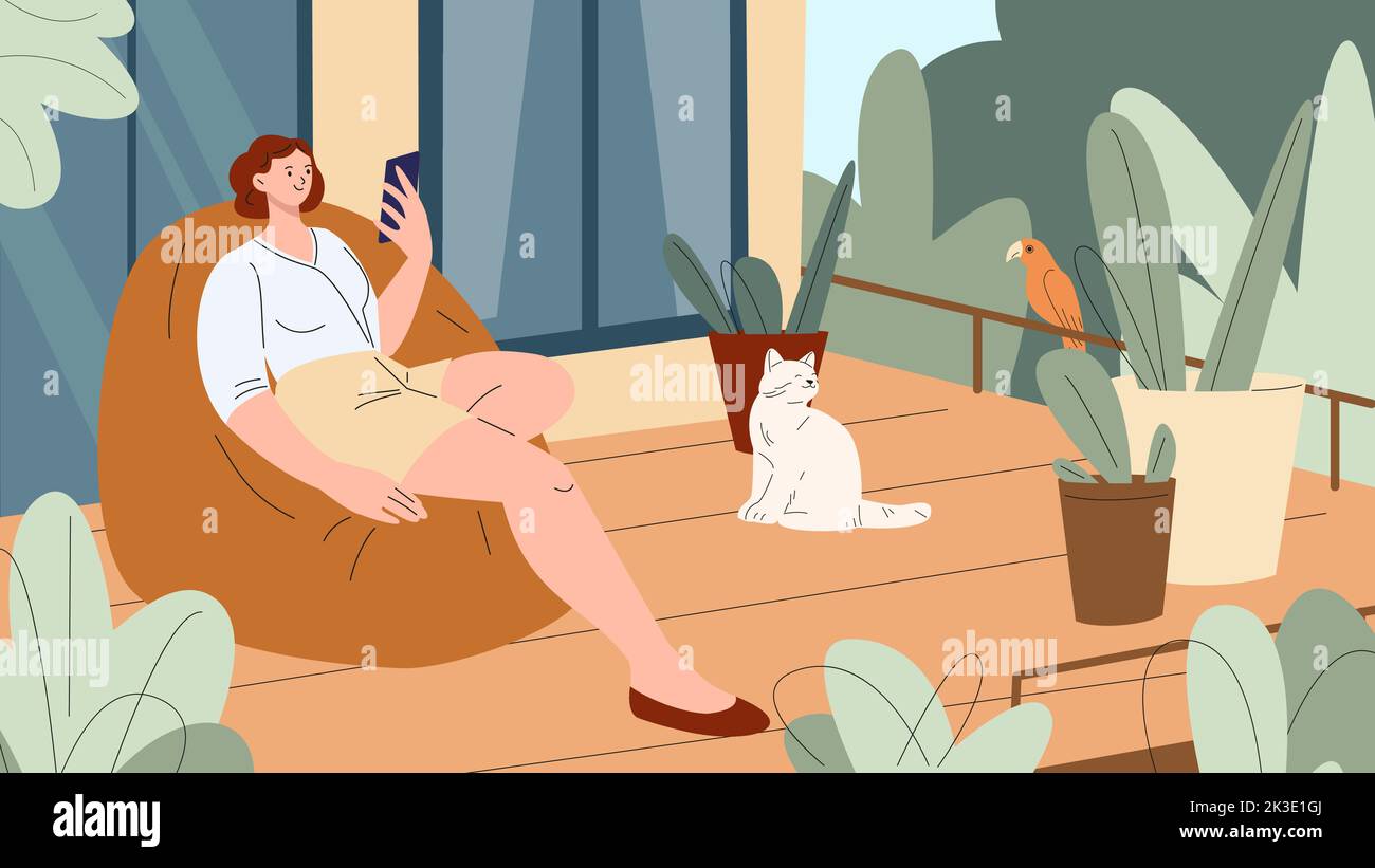 Donna riposo in terrazza o balcone verde con gatto e pappagallo. Interno del giardino domestico, lavoro remoto o videochiamata. Ragazza con smartphone in vacanza, vettore Illustrazione Vettoriale