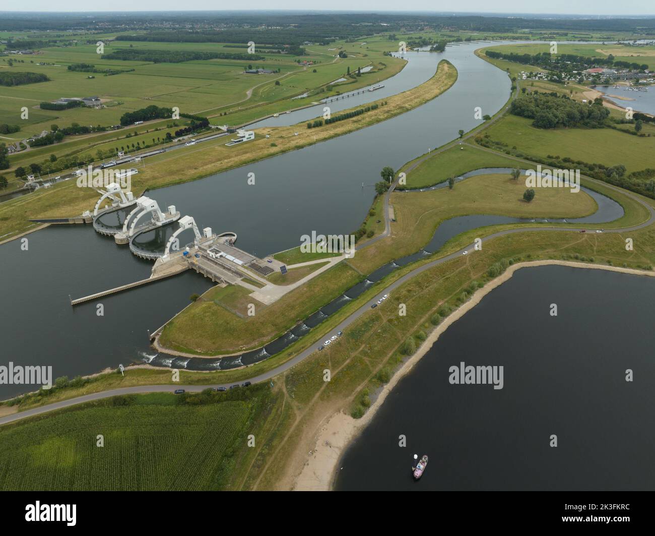 Amerongen Weir and Lock Complex è un'opera d'arte idraulica nei Paesi Bassi. Comprende una centrale idroelettrica sul basso Reno e pesce Foto Stock