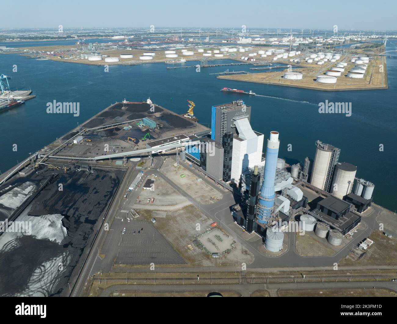Centrale a carbone impianto di generazione di energia elettrica sul Maasvlakte nel porto di Rotterdam. Emissioni industriali dei cambiamenti climatici Foto Stock