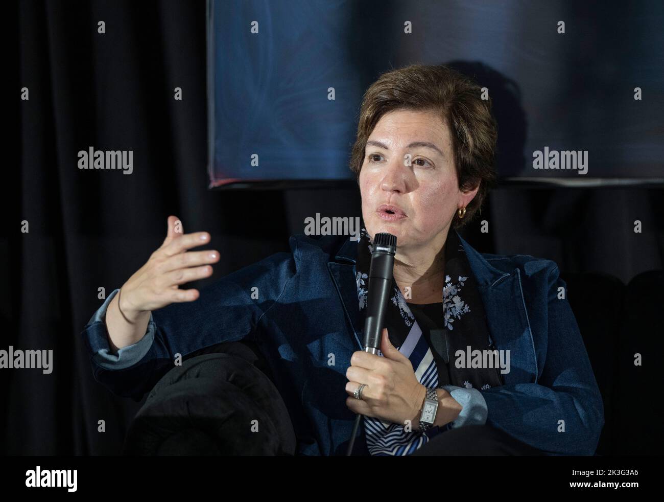 Austin Texas USA, settembre 24 2022: SUSAN GLASSER, scrittore New Yorker e analista della CNN, parla durante una sessione di intervista al Texas Tribune Festival annuale nel centro di Austin. ©Bob Daemmrich Foto Stock Austin Texas USA, settembre 24 2022: SUSAN GLASSER, scrittore New Yorker e analista della CNN, parla durante una sessione di intervista al Texas Tribune Festival annuale nel centro di Austin. ©Bob Daemmrich Foto Stock