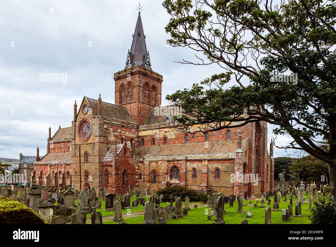 Cattedrale di St. Magnus a Kirkwall, Isole Orcadi, Scozia, Regno Unito, Europa Foto Stock