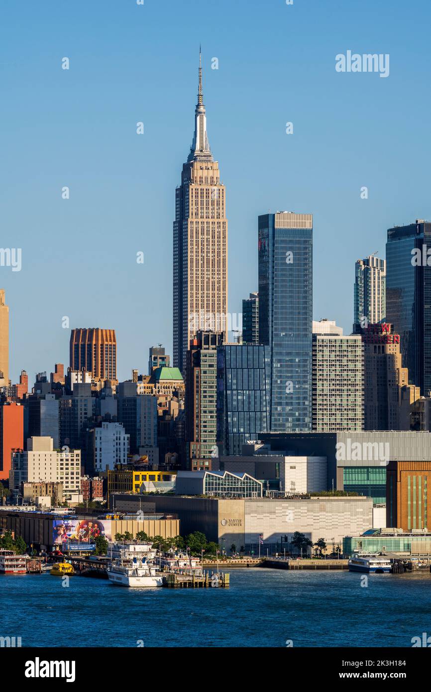 Skyline di Midtown Manhattan con Empire state Building, New York, USA Foto Stock