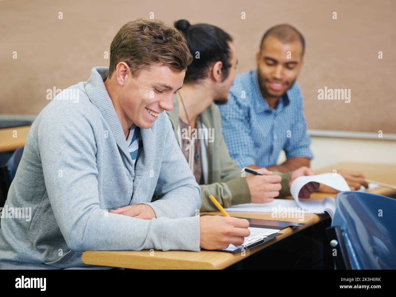 La lezione è in corso. Studenti universitari in classe. Foto Stock