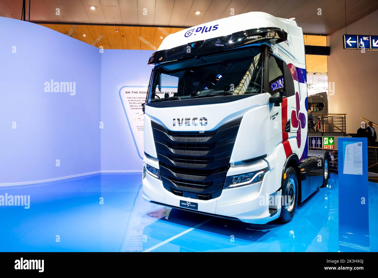 Iveco S-Way Heavy-Duty Truck presentato al Salone IAA di Hannover. Germania - 20 settembre 2022 Foto Stock