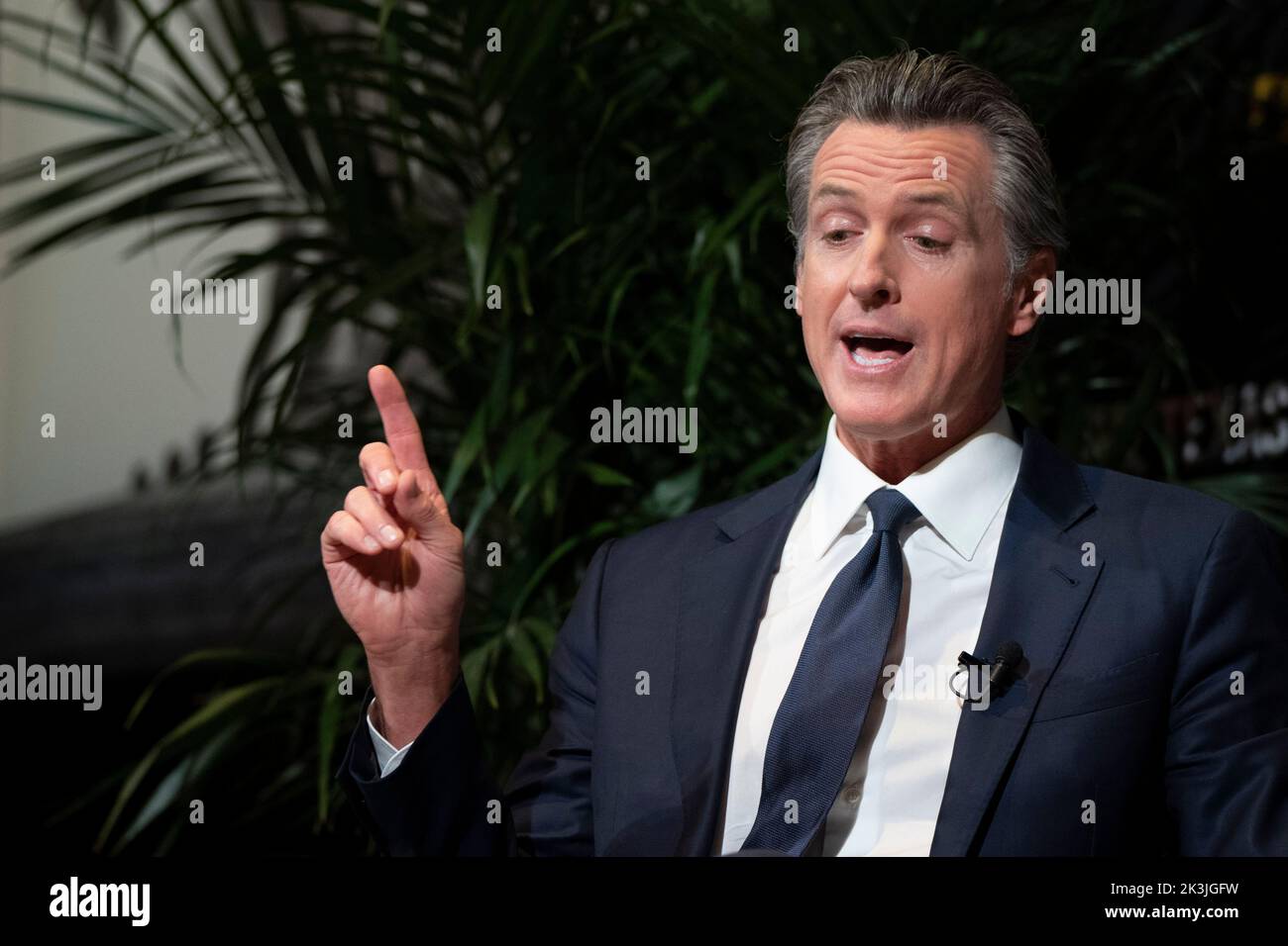 Austin Texas USA, 24 settembre 2022: Il governatore democratico della California, GAVIN NEWSOM, parla dello stato della politica statunitense durante una sessione di interviste al Texas Tribune Festival annuale nel centro di Austin. Newsom, ex sindaco di San Francisco, è citato come un possibile candidato presidenziale degli Stati Uniti 2024. Foto Stock