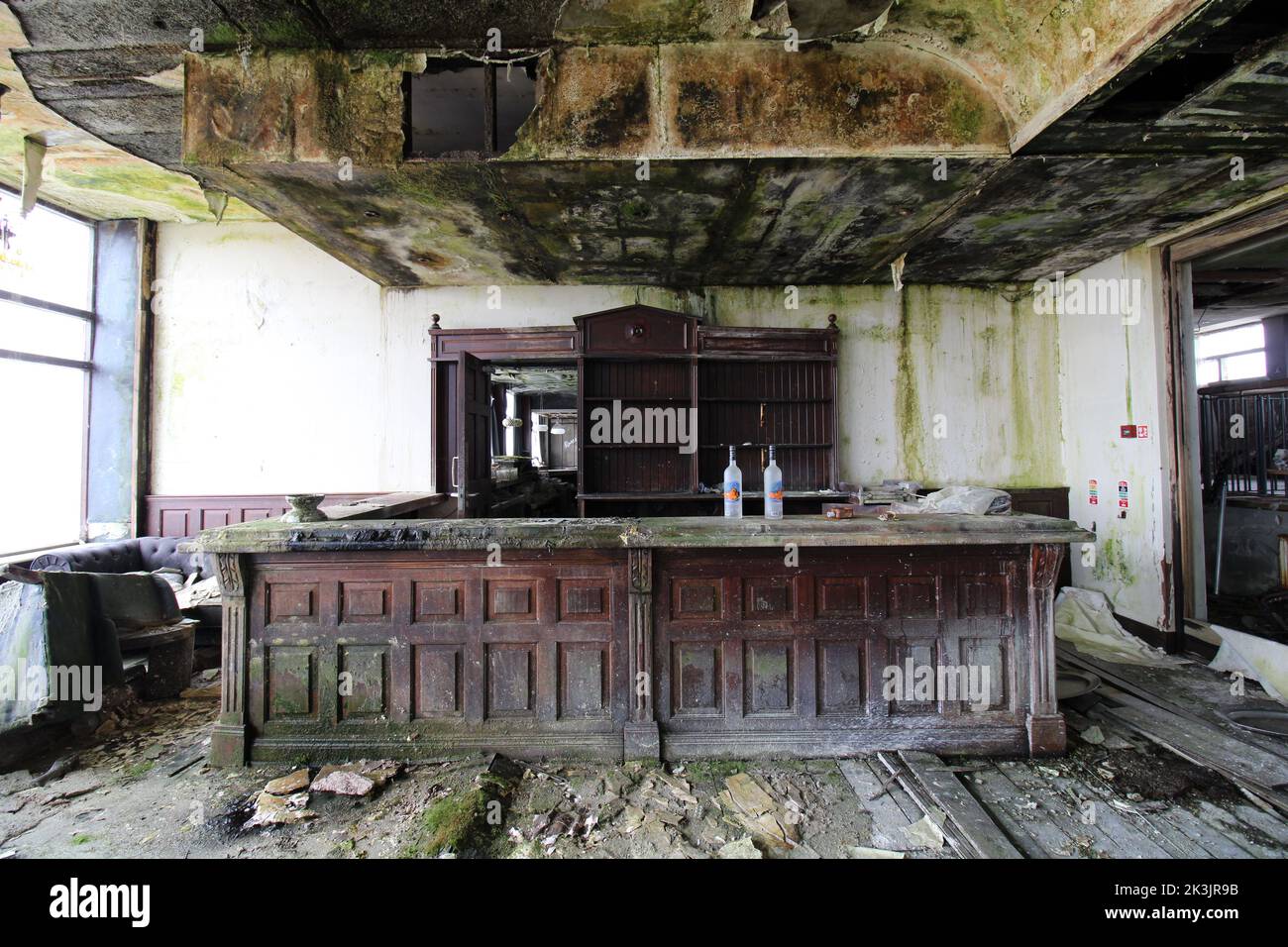 Si dice che George Best abbia descritto la zona come il luogo più bello del mondo. DONEGAL, IRLANDA. QUESTO hotel IRLANDESE è stato abbandonato per almo Foto Stock
