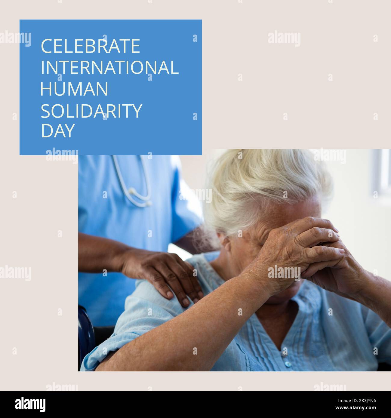 Composizione del testo internazionale della giornata della solidarietà umana e dell'infermiera con una donna anziana Foto Stock