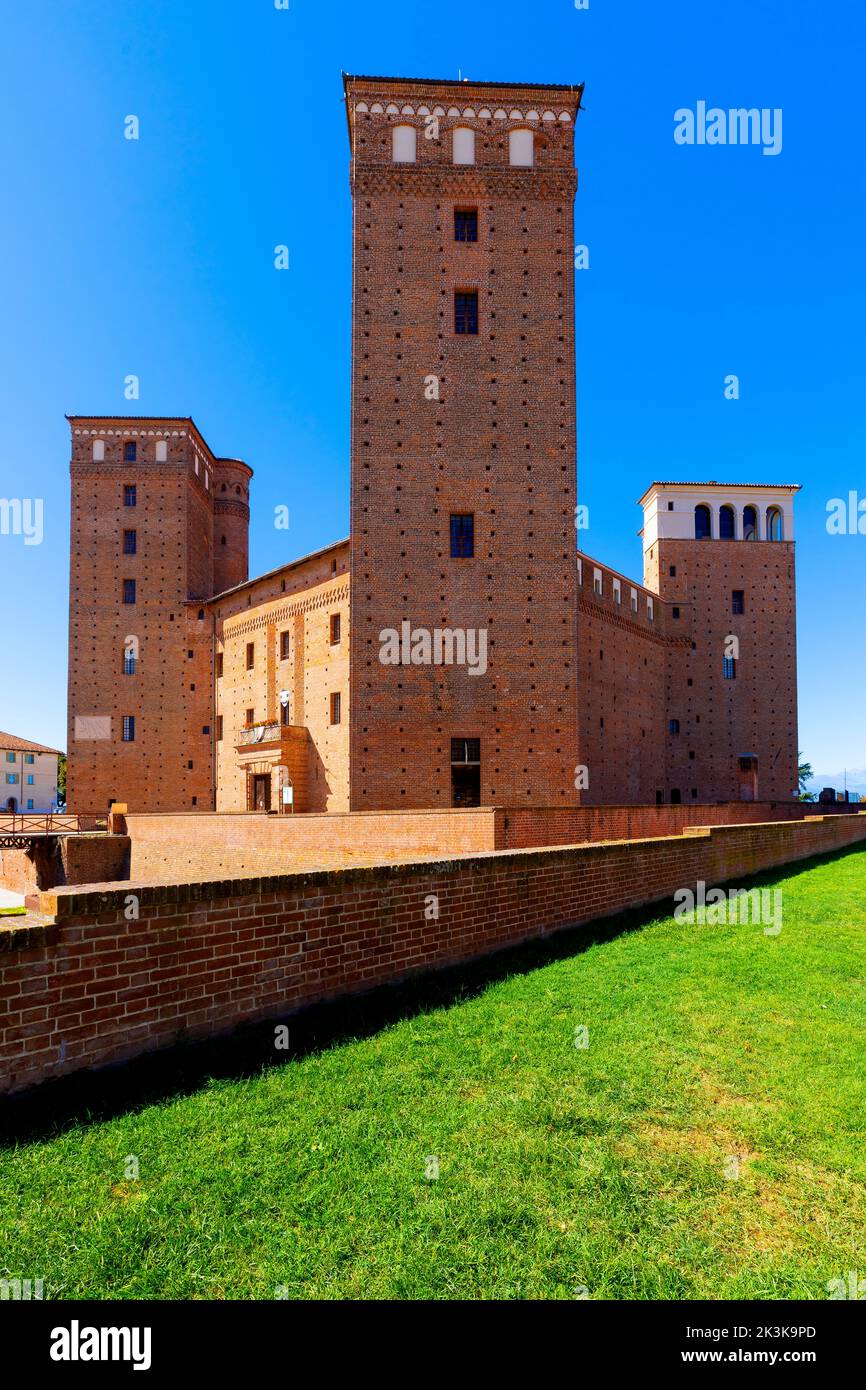 Castello di Fossano o Castello dei principi di Acaja, provincia di Cuneo, Piemonte. Regione dell'Italia nord-occidentale situata ai piedi delle Alpi. Foto Stock