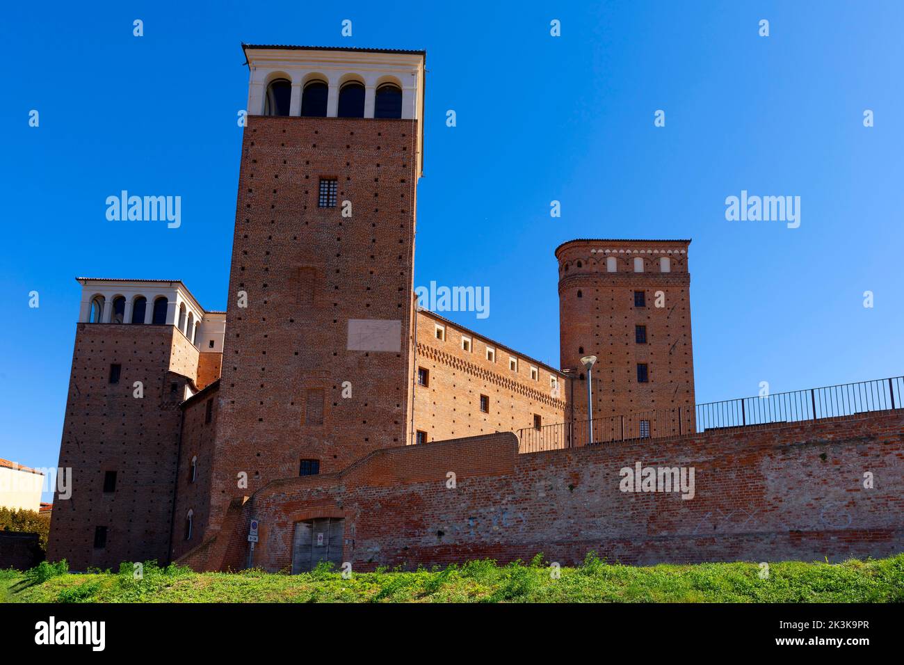 Castello di Fossano o Castello dei principi di Acaja, provincia di Cuneo, Piemonte. Regione dell'Italia nord-occidentale situata ai piedi delle Alpi. Foto Stock