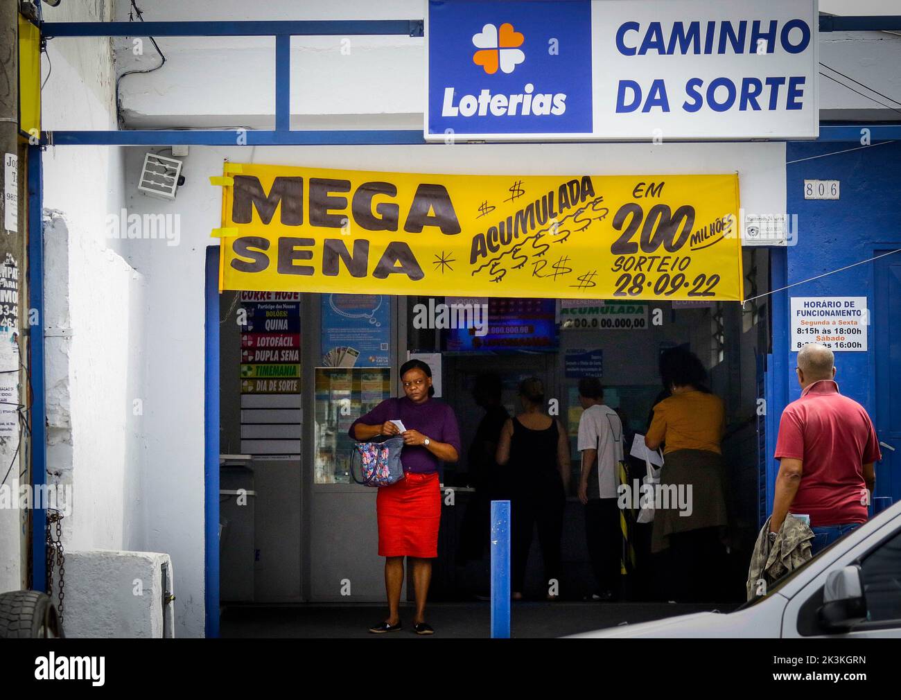 São PAULO, SP - 27.09.2022: MEGA SENA PAGA 200 MILHÕES - l'estrazione per il concorso Mega Sena 2524 che si svolgerà questo Mercoledì (28), pagherà al vincitore delle 6 decine un premio di 200 milioni di reais. Il concorso è accumulato per la 13th volta. (Foto: Aloisio Mauricio/Fotoarena) Foto Stock