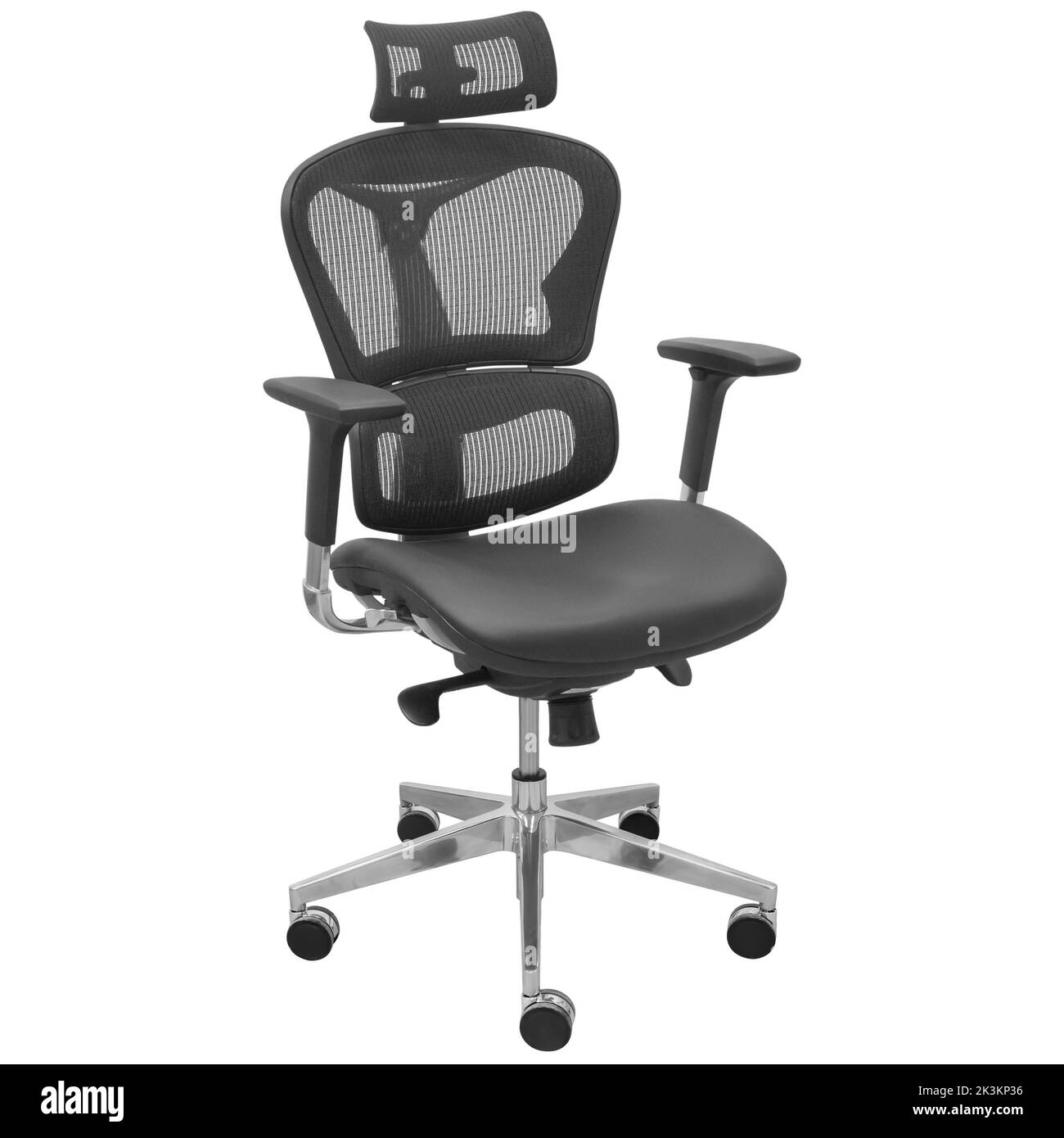 Sedia da ufficio moderna con rivestimento cromato. Isolato su sfondo bianco Foto Stock