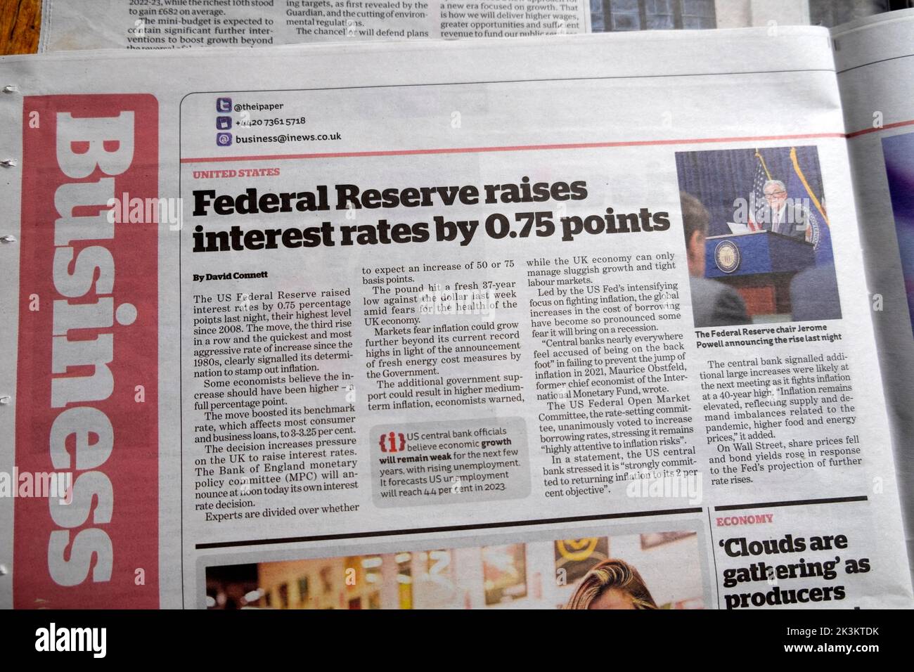 'Federal Reserve alza i tassi di interesse di 0,75 punti' i titolo del giornale US Business section article 22 September 2021 London UK Foto Stock