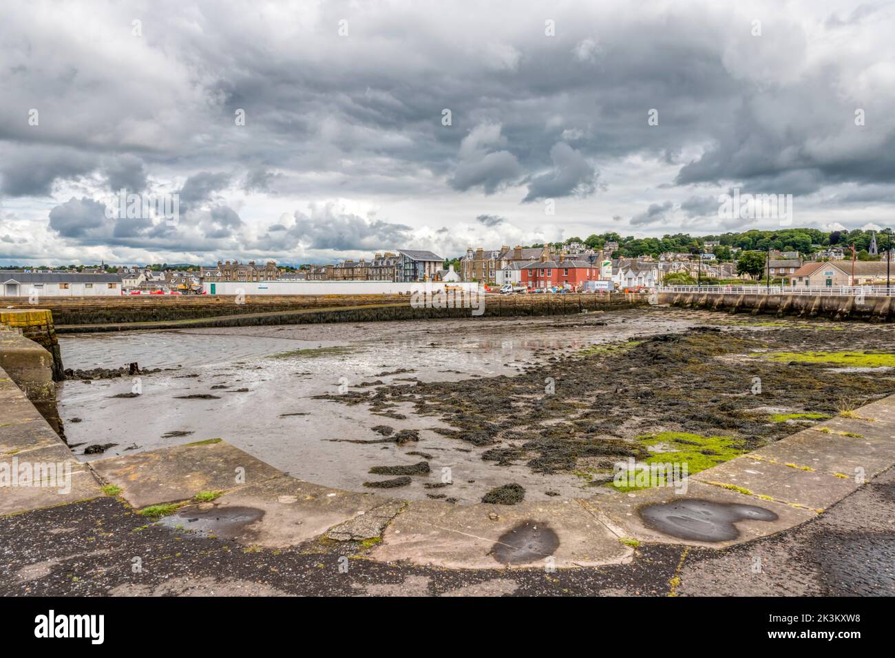 Broughty Ferry, un sobborgo di Dundee, visto attraverso il suo porto. Foto Stock