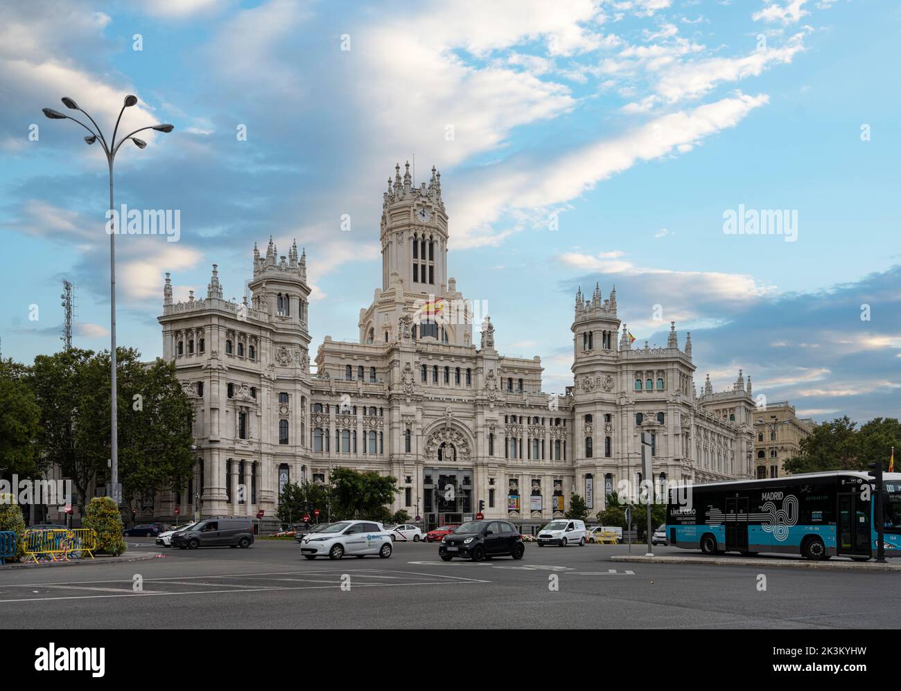 Madrid, Spagna, settembre 2022. Vista esterna rilievo di Francisco Pizarro (Palazzo delle Comunicazioni) nel centro della città Foto Stock