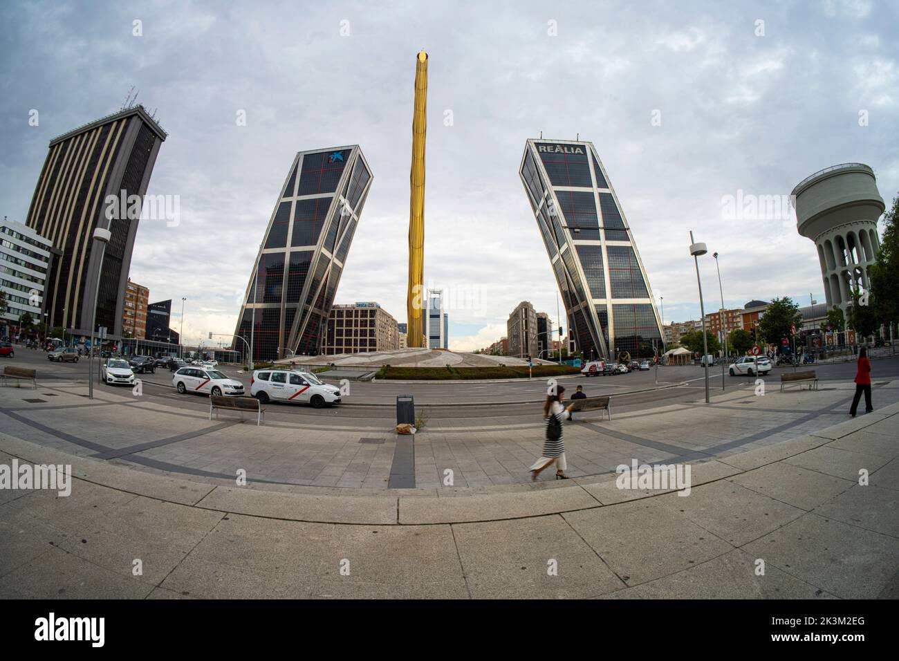 Madrid, Spagna, settembre 2022. Vista panoramica fisheye della piazza Castillo nel centro della città Foto Stock