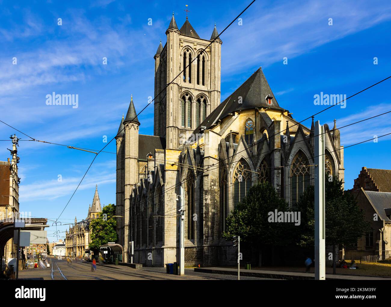 Paesaggio urbano con vista sulla Chiesa di San Nicola a Gand Foto Stock