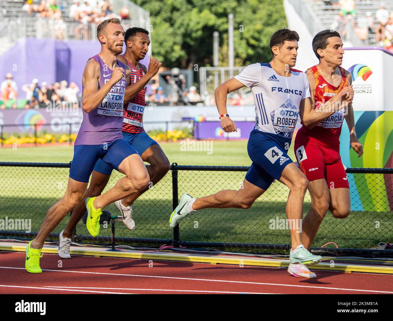 Kyle Langford, Benjamin Robert e Mariano Garcia si sfidano nelle 800m manche del Campionato Mondiale di Atletica, Hayward Field, Eugene, Oregon USA Foto Stock