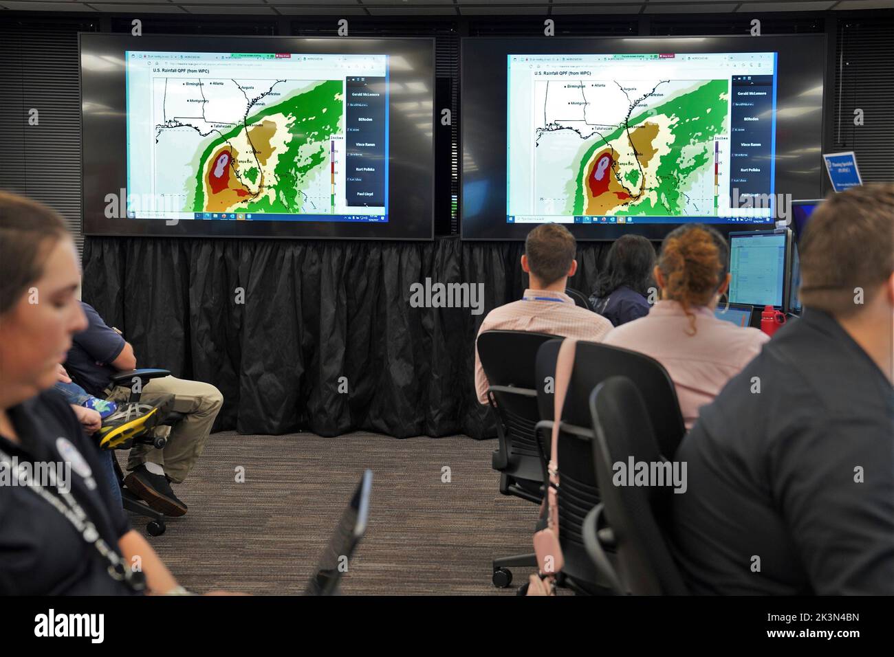Atlanta, Stati Uniti. 27th Set, 2022. Il Centro regionale di coordinamento della Risposta della Regione 4 della FEMA inizia a funzionare completamente in preparazione all'uragano Ian che si prevede colpisca la costa occidentale della Florida come una tempesta catastrofica di Categoria 4, 27 settembre 2022 ad Atlanta, Georgia. Credit: Dominick del Vecchio/FEMA/Alamy Live News Foto Stock