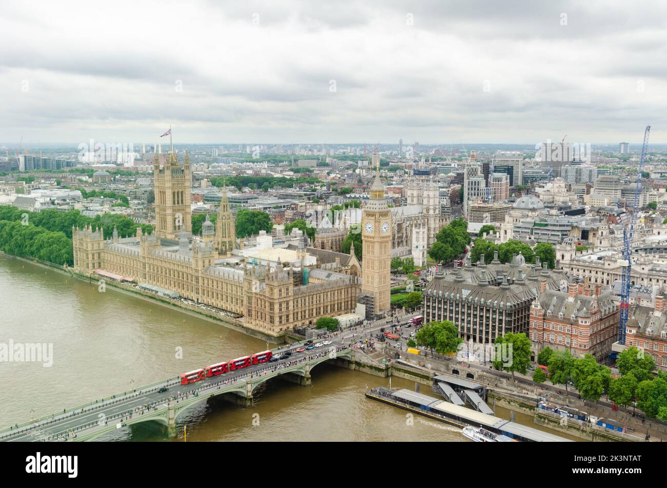 Le Houses of Parliament e Westminster Bridge a Londra, Inghilterra, Regno Unito Foto Stock