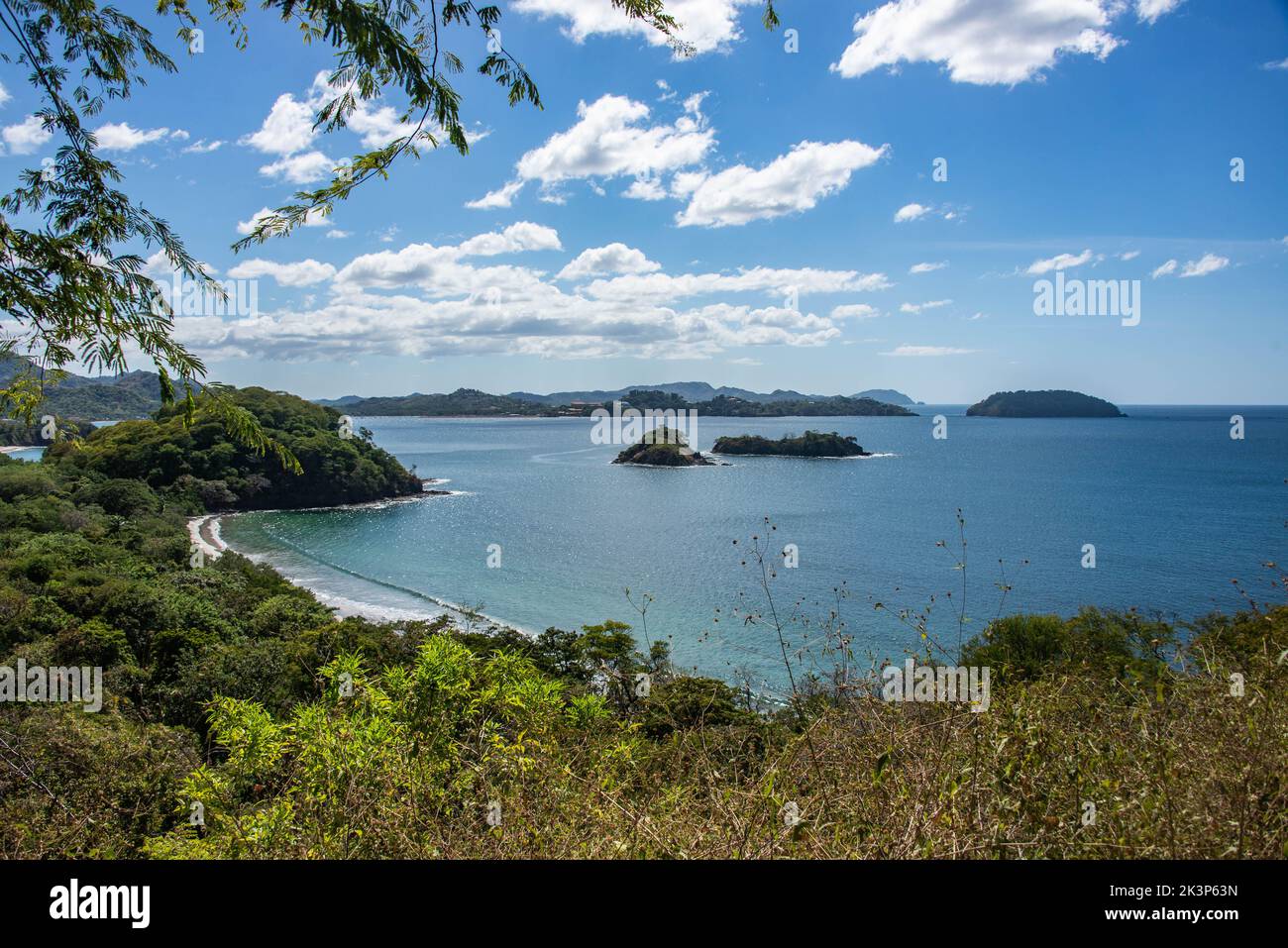 Spiagge nascoste lungo la splendida costa del Pacifico, Guanacaste, Costa Rica Foto Stock