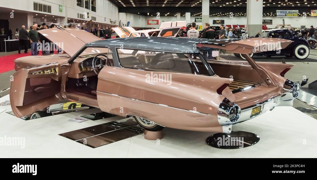 DETROIT, MI/USA - 1 marzo 2019: 1959 Cadillac Eldorado Brougham interpretazione del carro, 'Grande 8' finalista, vincitore del trofeo Ridler, Detroit Autorama. Foto Stock
