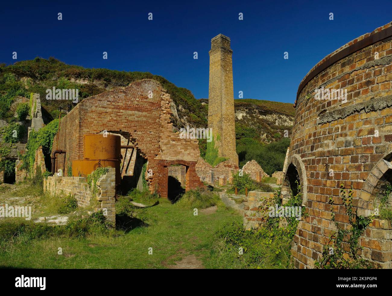 Porth Wen, Disused Brickworks, Anglesey, North Wales Regno Unito. Foto Stock