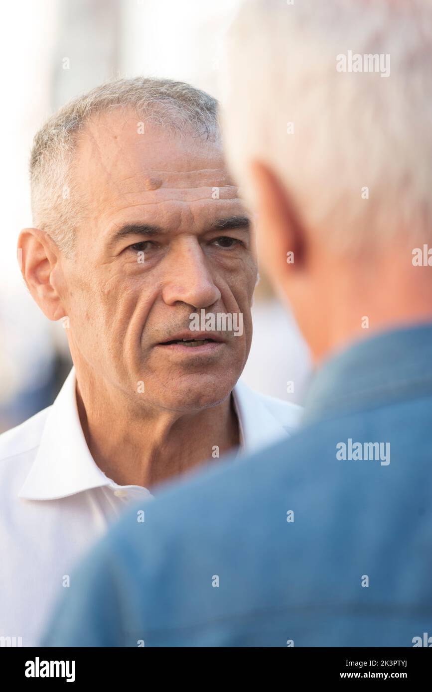 13 settembre 2022 - Italia, Lombardia, Crema, Carlo Cottarelli durante la campagna elettorale Foto Stock