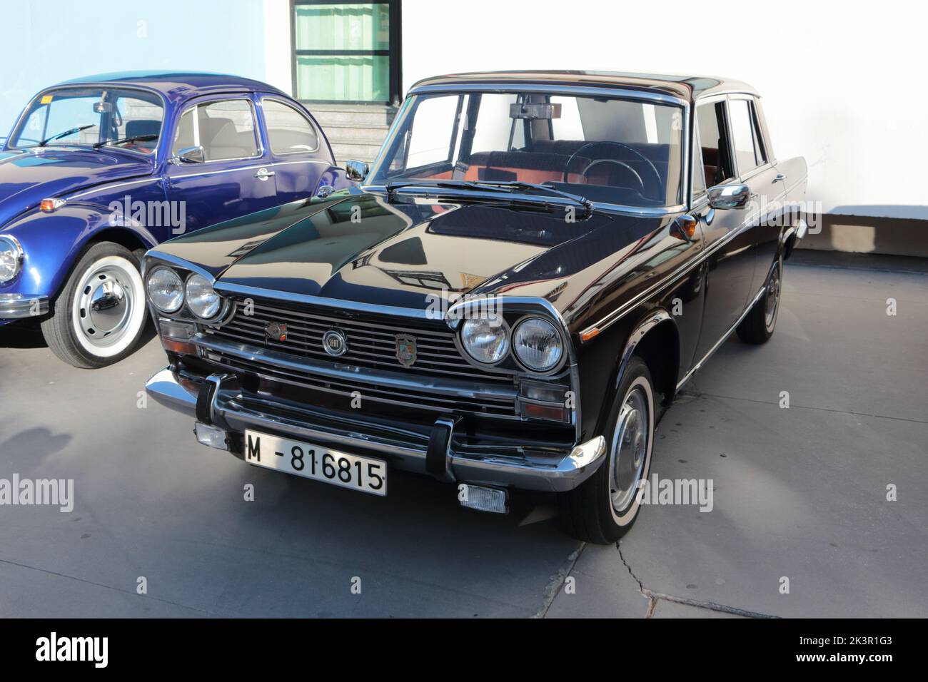 1970 Seat 1500 al classico appuntamento in auto a Torremolinos, provincia di Malaga, Spagna. Foto Stock