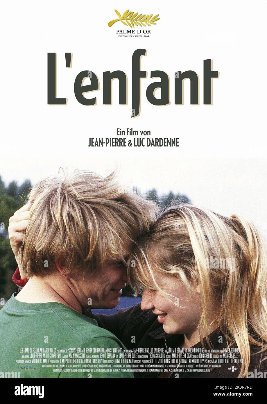 JEREMIE Renier & Deborah Francois Poster Film: L'Enfant; The Child (2005) regista: Jean-Pierre & Luc Dardenne 17 maggio 2005 **AVVERTENZA** questa fotografia è esclusivamente per uso editoriale ed è copyright delle IMMAGINI SONY e/o del fotografo assegnato dalla Film o dalla Production Company e può essere riprodotta solo da pubblicazioni in concomitanza con la promozione del film di cui sopra. È richiesto un credito obbligatorio per LE FOTO SONY. Il fotografo deve essere accreditato anche quando è noto. Nessun uso commerciale può essere concesso senza autorizzazione scritta da parte della Film Company. Foto Stock