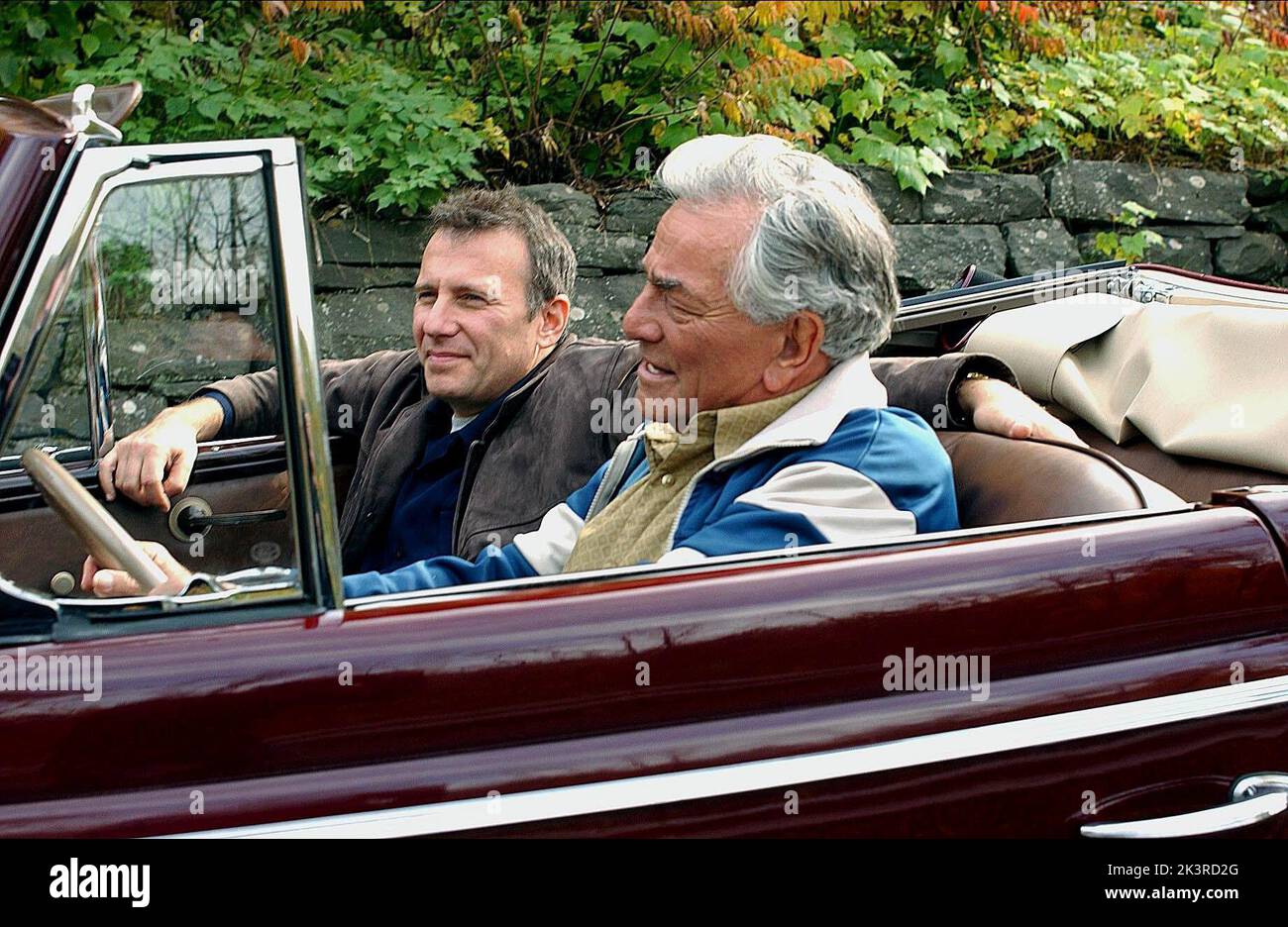 Paul Reiser & Peter Falk Film: The Thing About My Folks (2005) personaggi: Ben Kleinman & Sam Kleinman regista: Raymond De Felitta 02 Giugno 2005 **ATTENZIONE** questa fotografia è ad uso esclusivamente editoriale ed è copyright delle PRODUZIONI FUORILEGGE e/o del fotografo assegnato dalla Film o dalla Production Company e può essere riprodotta solo da pubblicazioni in concomitanza con la promozione del suddetto Film. È richiesto un credito obbligatorio per LE PRODUZIONI FUORILEGGE. Il fotografo deve essere accreditato anche quando è noto. Nessun uso commerciale può essere concesso senza l'autorizzazione scritta della Film Company. Foto Stock