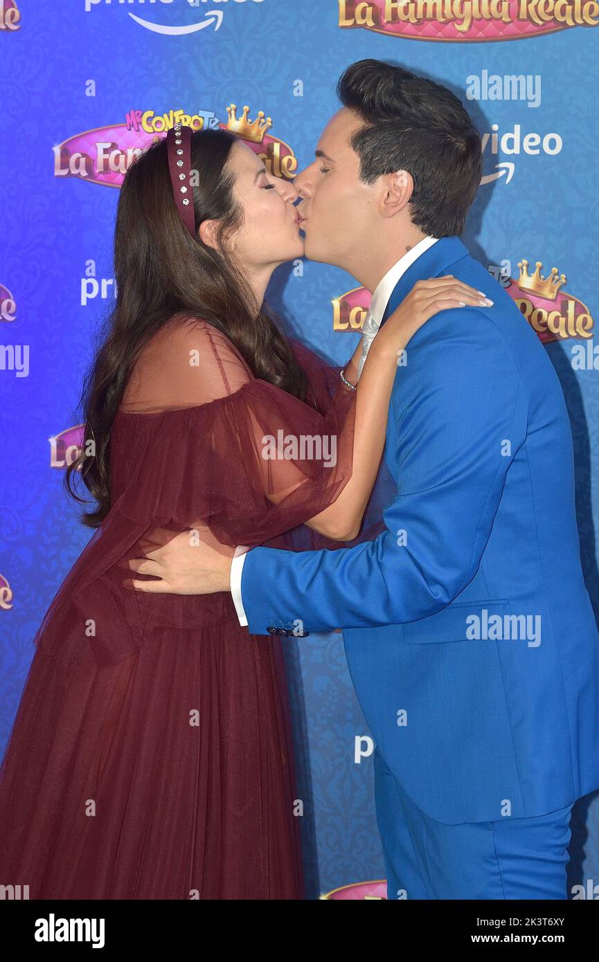 Roma, Italia. 26th Set, 2022. Lui e Sofi, Luigi Calagna e Sofia Scalia durante l'anteprima della serie Amazon prime Video. Me contro te - la Famiglia reale. Roma (Italia) 26 Settembre 2022 Credit: dpa/Alamy Live News Foto Stock